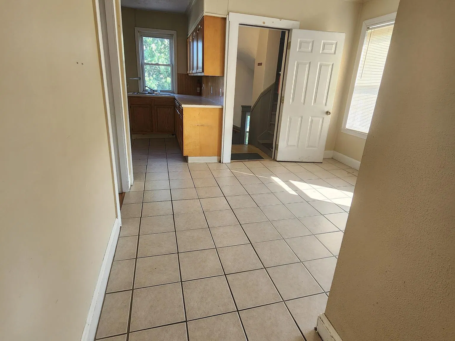 2 bed, $2,050 — Photo 1