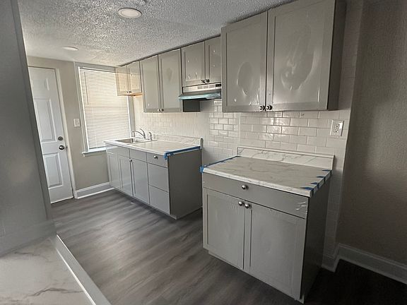 4th image of 3084 Congress Rd