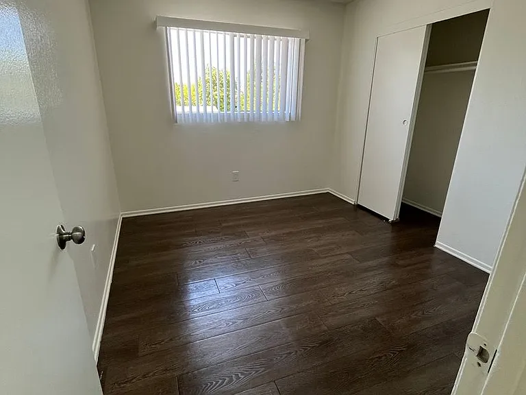 5910 Warren St — Photo 8