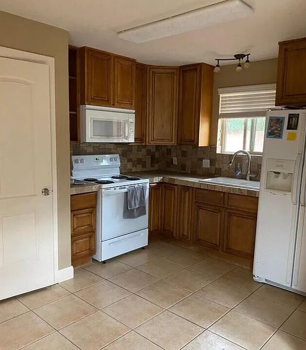 438 E Urie North Dr #438