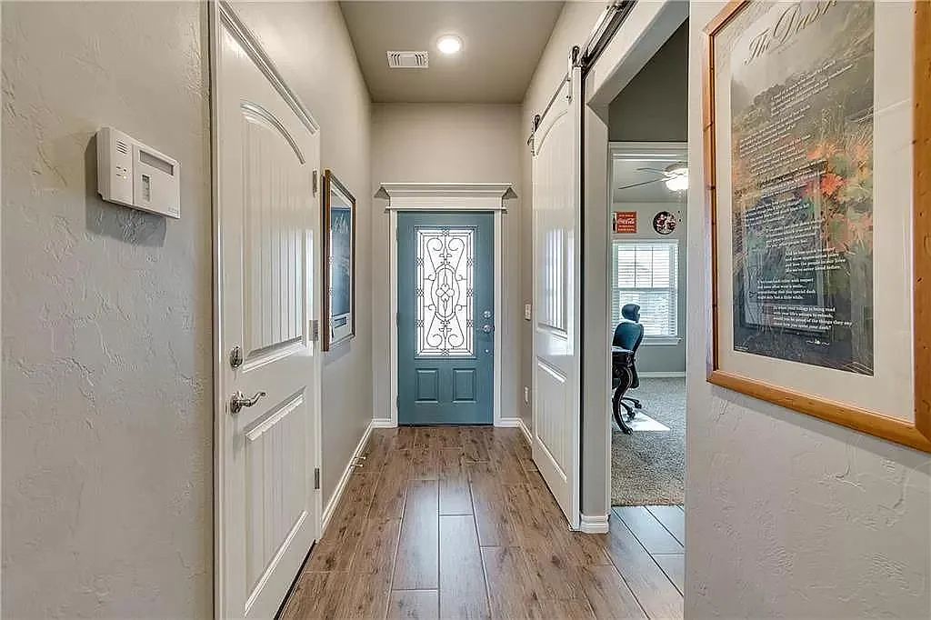 8309 NW 160th Ct — Photo 4