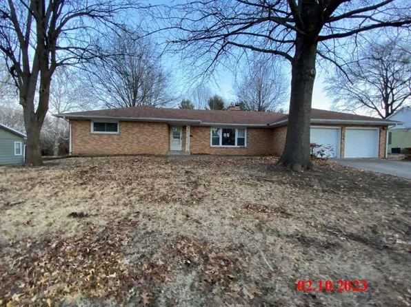 108 E 12th St, Higginsville, MO 64037