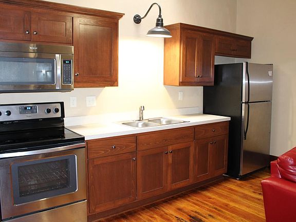 3rd image of 317 S Main St APT 3