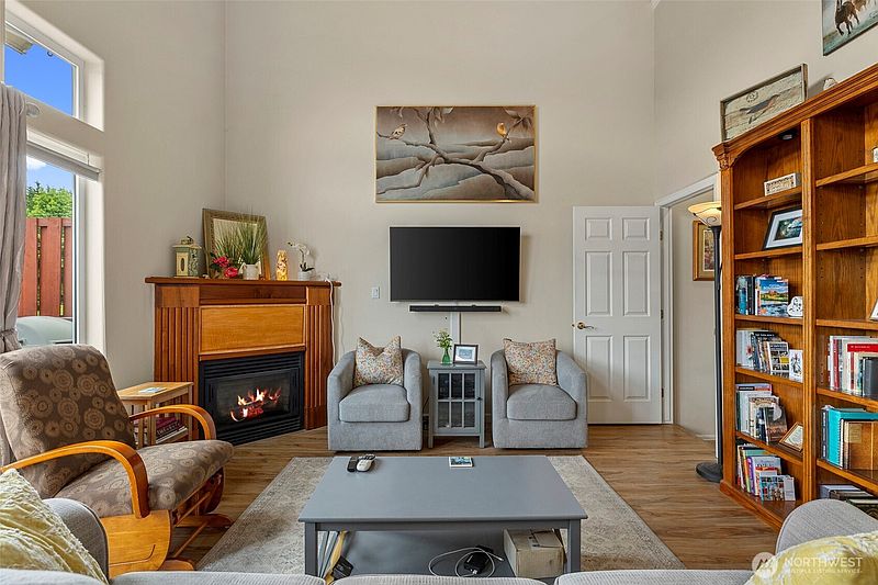 4th image of 2130 28th St