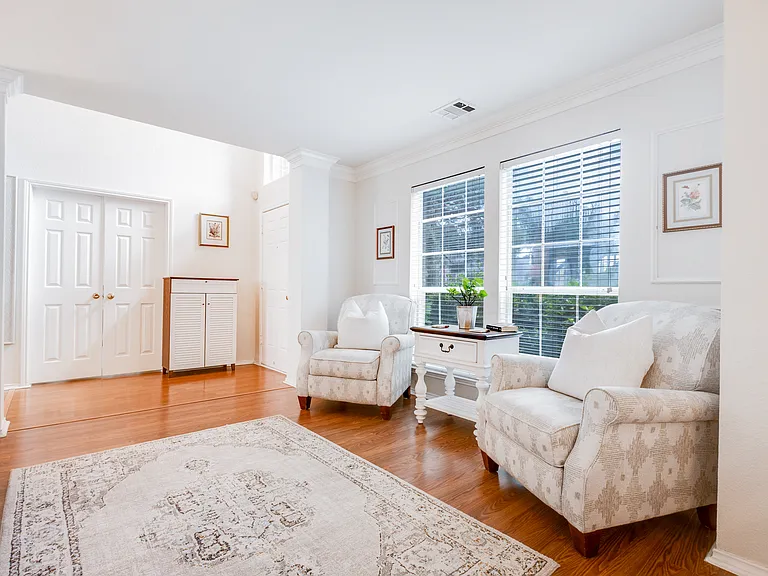 2401 Brycewood Ln — Photo 4