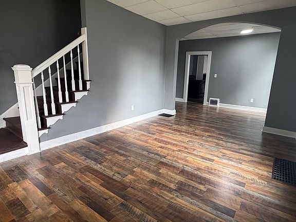 3rd image of 1105 W 5th St #1105
