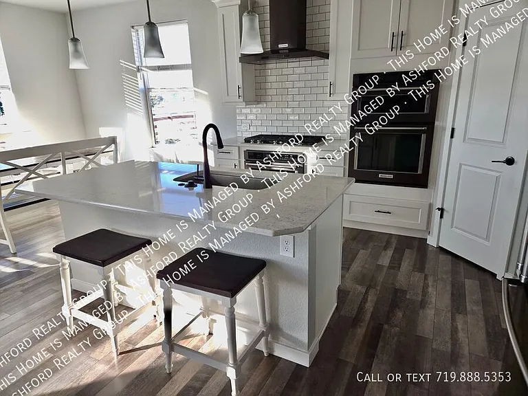 16596 Hallmark Trl — Photo 5
