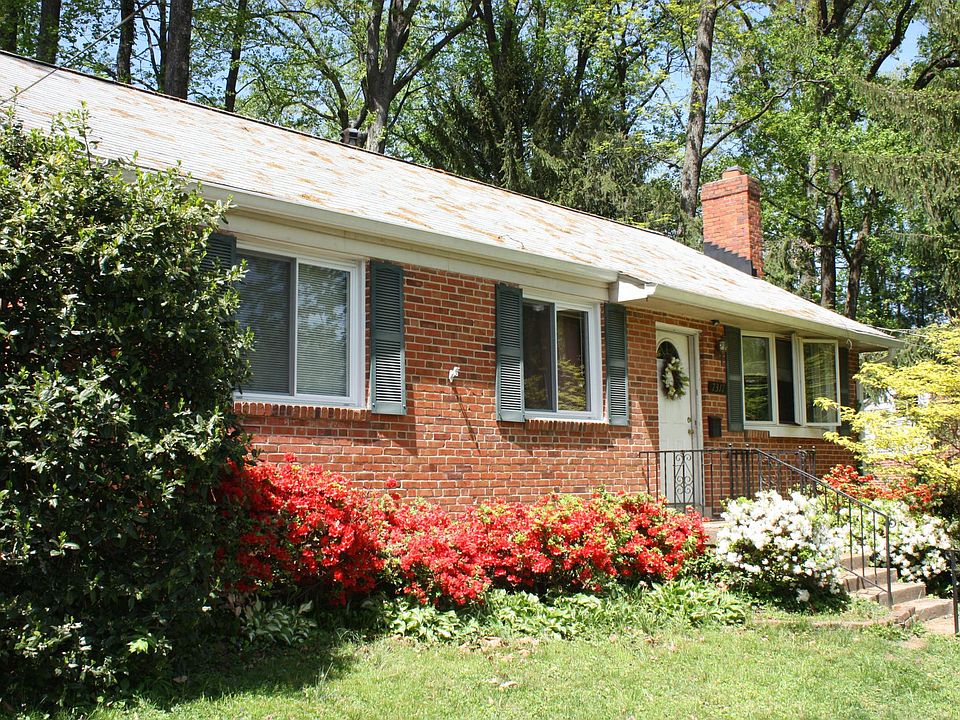 1st image of 7317 Woodley Pl