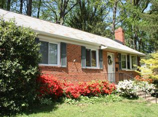 7317 Woodley Pl, Falls Church, VA 22046