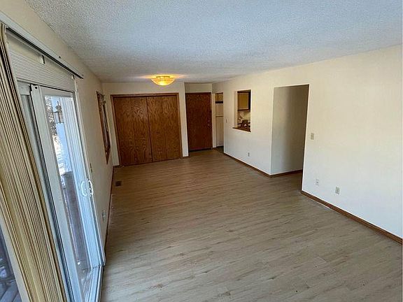 3rd image of 2557 Park St