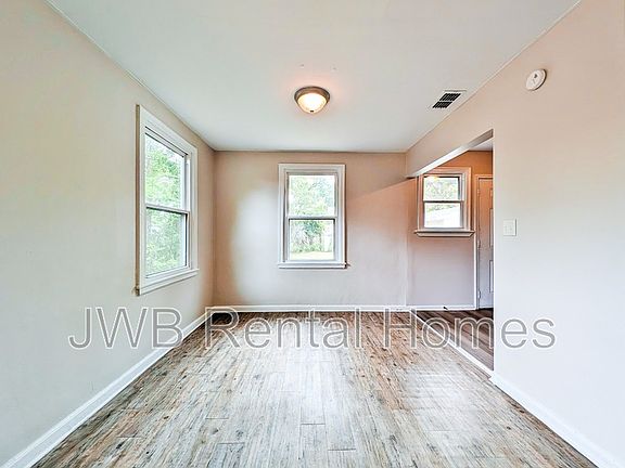 4th image of 920 Saratoga Blvd