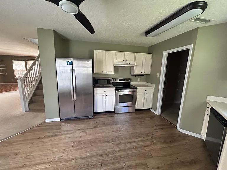 6888 Woodland Heights Dr — Photo 3