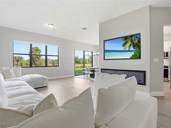 3rd image of 5653 Cassidy Ln