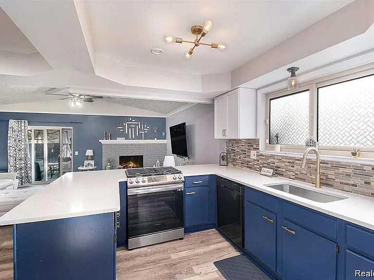 41720 Mary Kay Dr — Photo 14