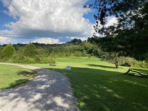 4th image of 109 S Smith Hollow Ln