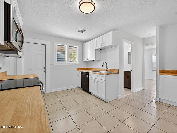 5th image of 2109 ANASTASIA Drive
