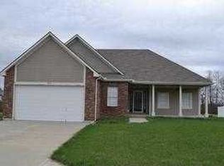 803 Homeland Dr, Buckner, MO 64016