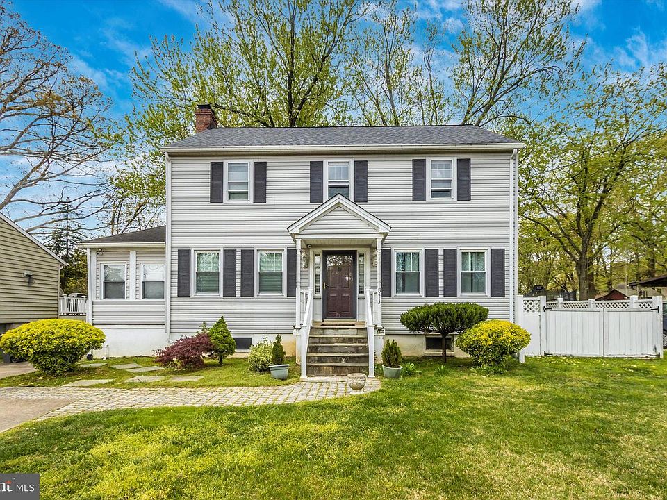 1st image of 8413 Spruce Hill Dr