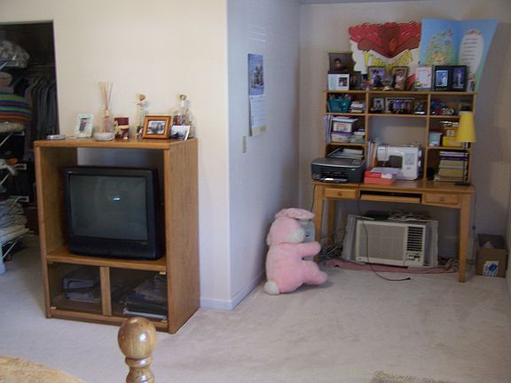 2nd image of 319 Tacoma Blvd S