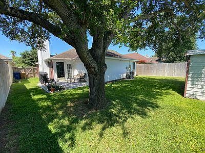 3rd image of 7146 Windbrook Ln