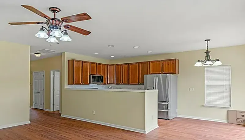 2 bed, 2.5 bath, 1600 sqft, $1,975 — Photo 4