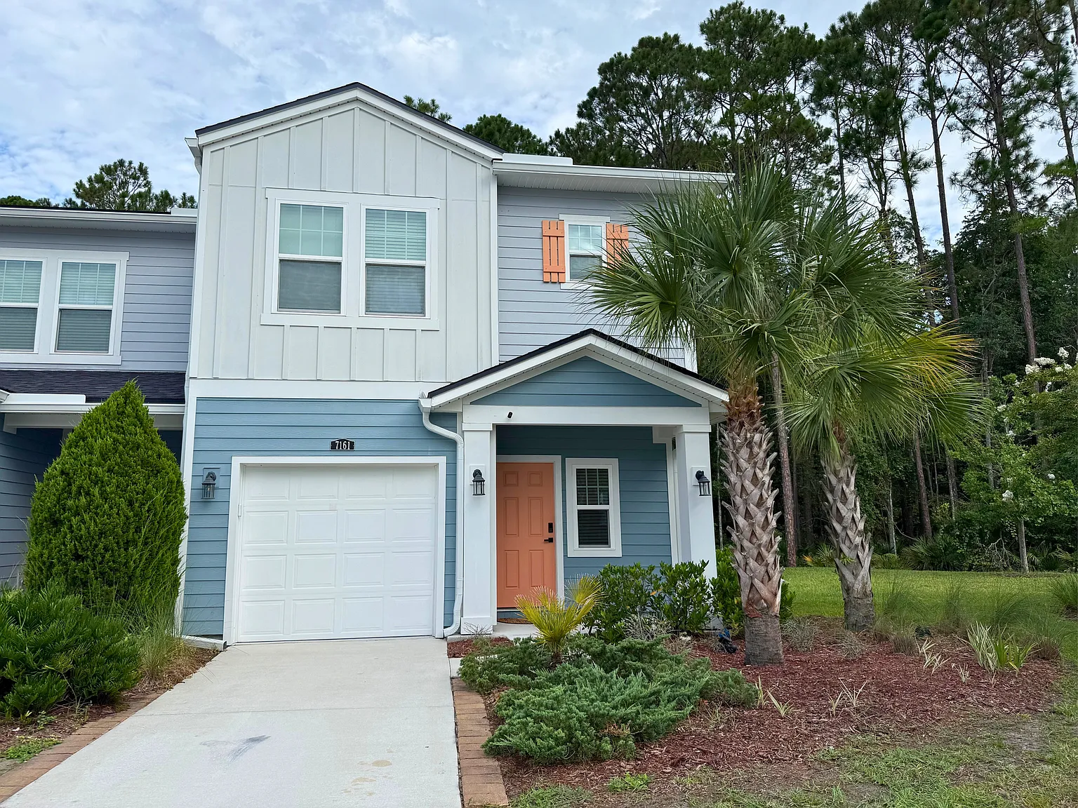 3 bed, 2.5 bath, 1750 sqft, $2,450 — Photo 1
