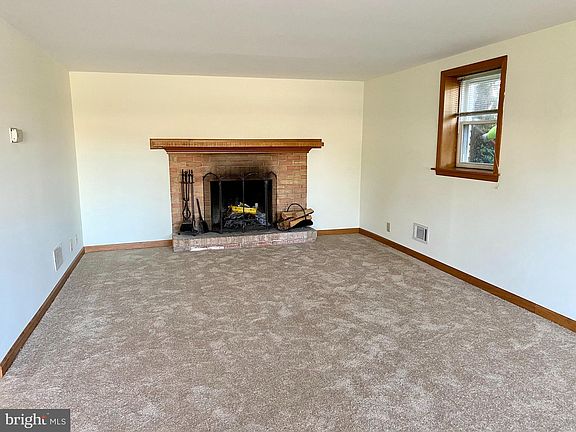 3rd image of 2100 Culver Dr