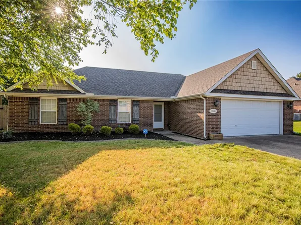 1528 N Shetland Dr, Fayetteville, AR 72704