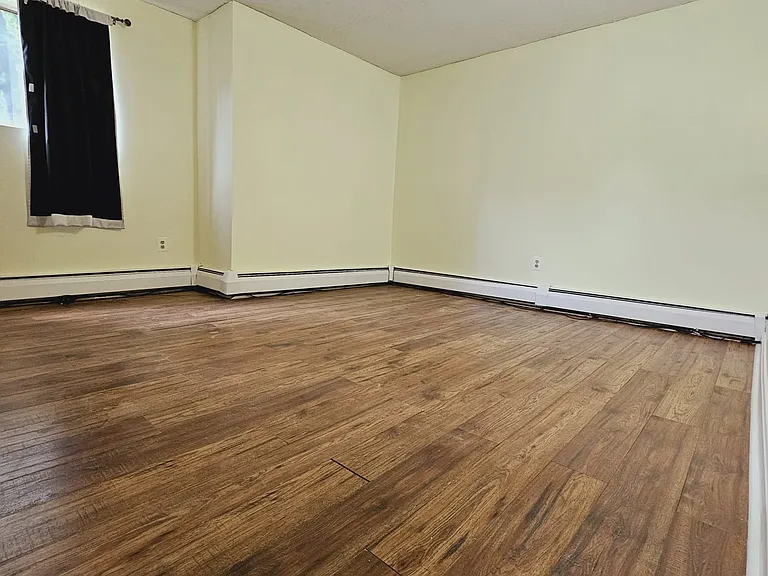 135 English Village Rd — Photo 15