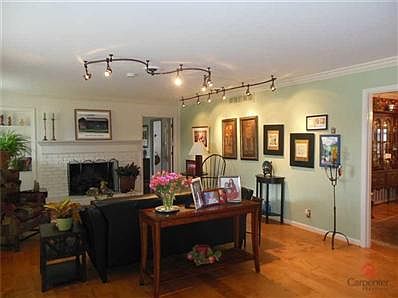 2nd image of 2520 Knollwood Dr