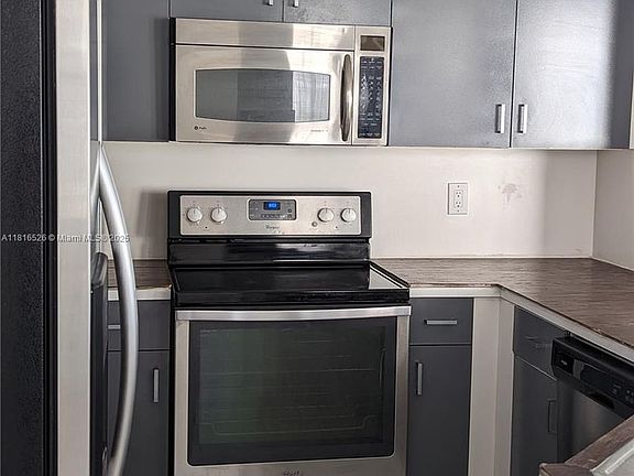 2nd image of 876 Sand Creek Cir