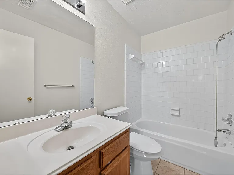 914 W Peach Hollow Cir — Photo 15
