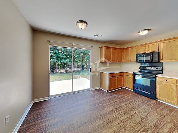 4th image of 103 Hawkesbury Rd