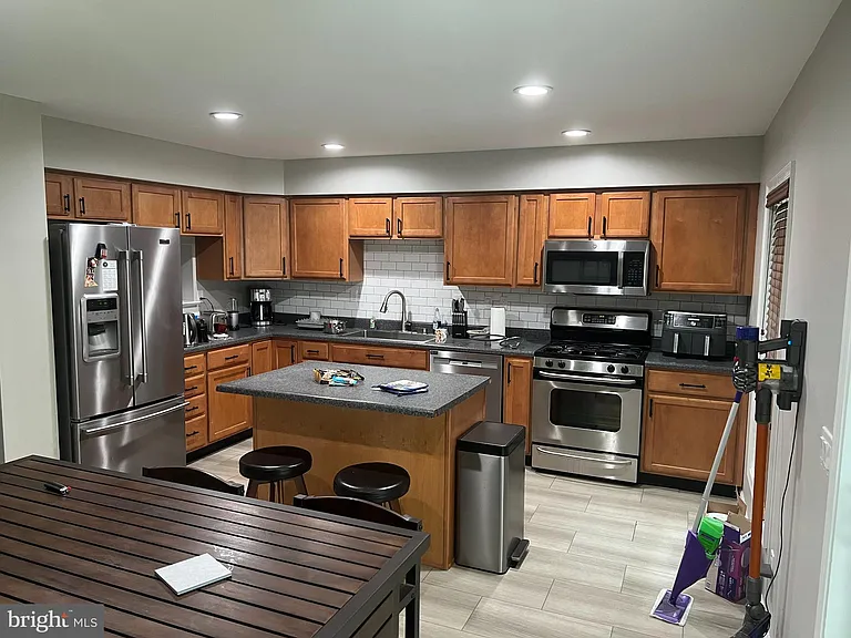 100 Parker Ave #22 — Photo 14