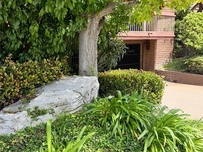 2322 Palos Verdes Dr W #102 — Photo 26