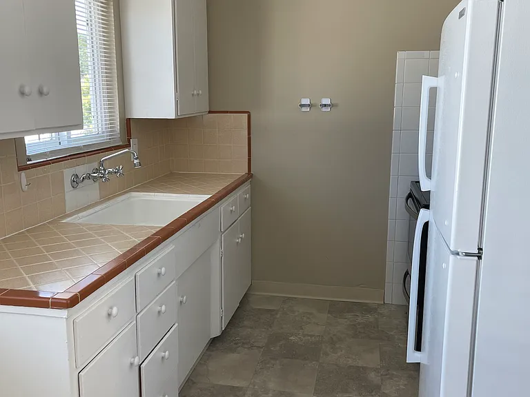 755 E Duane Ave #G — Photo 17