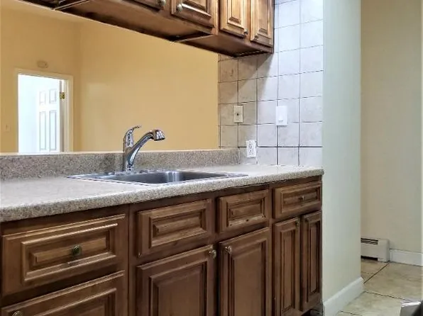 2614 New York Ave, Union City, NJ 07087