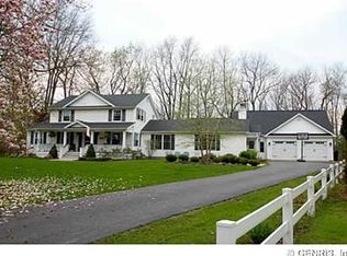 104 Deerfield Dr, Canandaigua, NY 14424