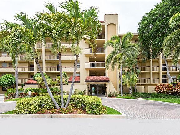 3rd image of 825 Egret Cir APT 208