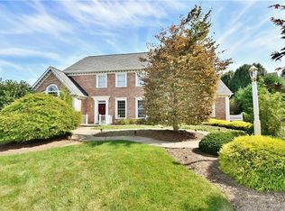 1065 Grandview Farms Dr, Bethel Park, PA
