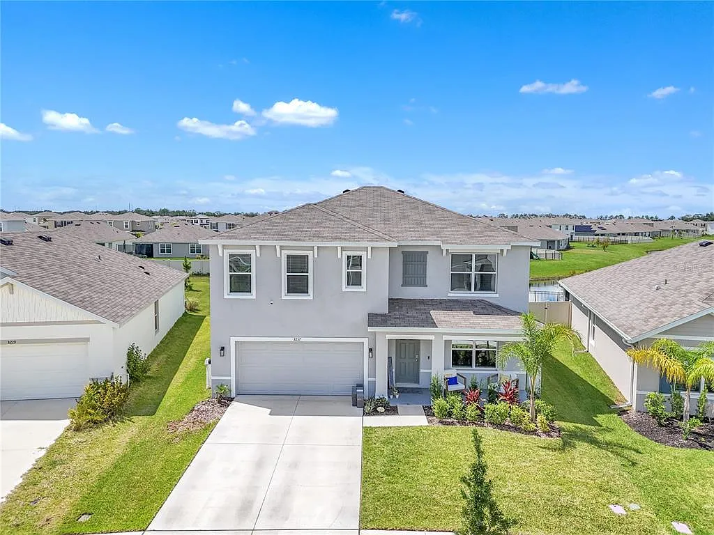 5 bed, 3.0 bath, 2605 sqft, $3,900 — Photo 4