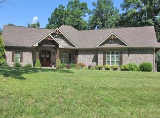 373 Doe Crossing Dr, Smiths Grove, KY 42171