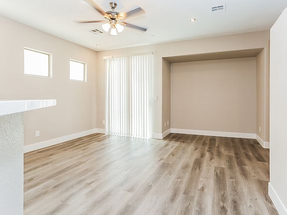 4th image of 605 W Coastal Dreams Ave