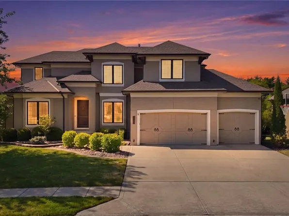 1124 Metfield Ln, Raymore, MO 64083