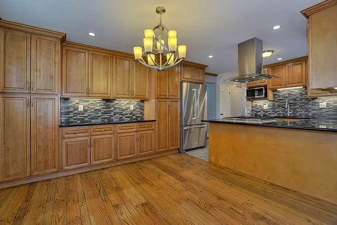 2040 Conifer Ln — Photo 12