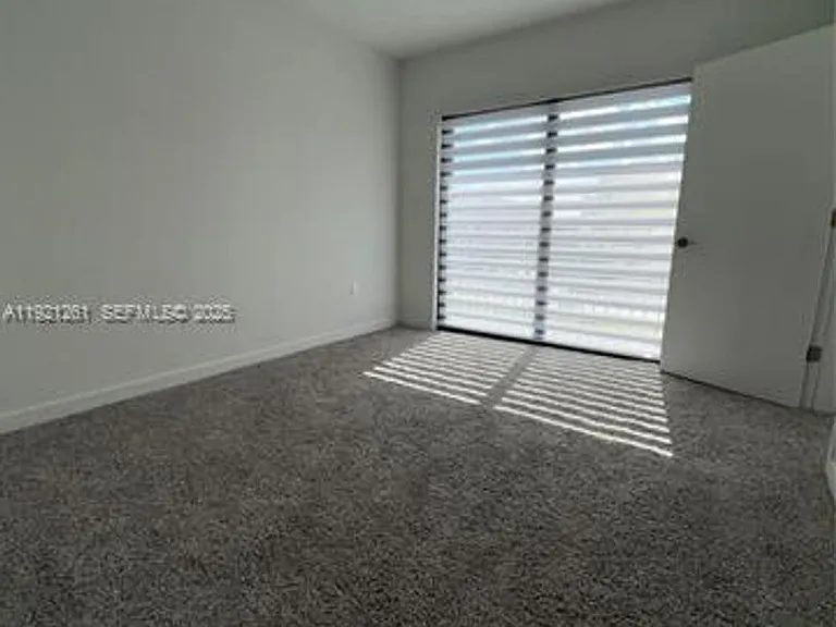 14571 SW 261st St #Townhouse 14571 — Photo 12
