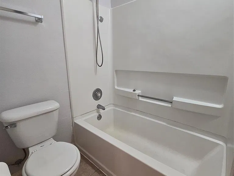 938 Birnham Woods Blvd — Photo 5