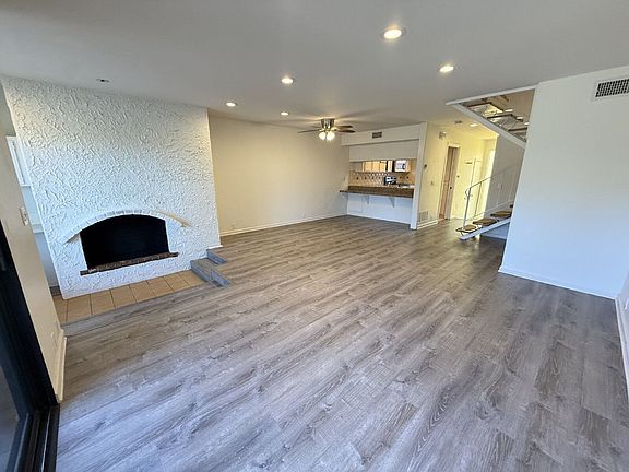2nd image of 1911 Estrella De Mar Ct Unit B