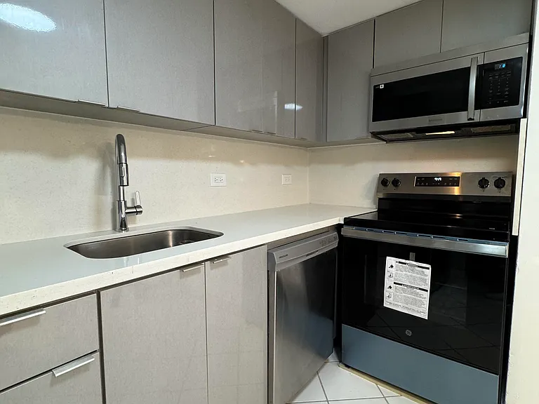 801 Brickell Bay Dr #365 — Photo 29