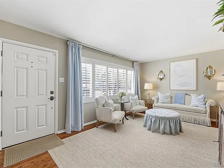 4 bed, 1876 sqft, $3,500 — Photo 3